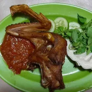 Bebek Goreng